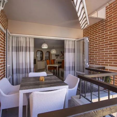 Apartment Alegria Id137 *